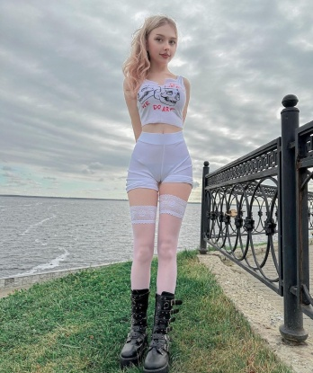 Снежана, 18 лет, 1 размер груди